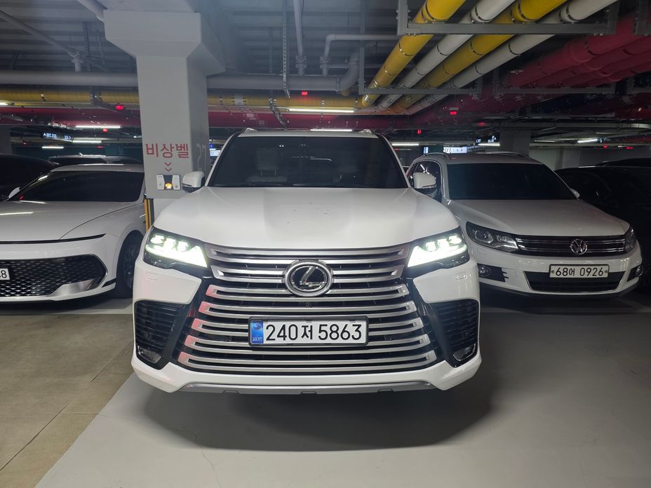 Lexus LX