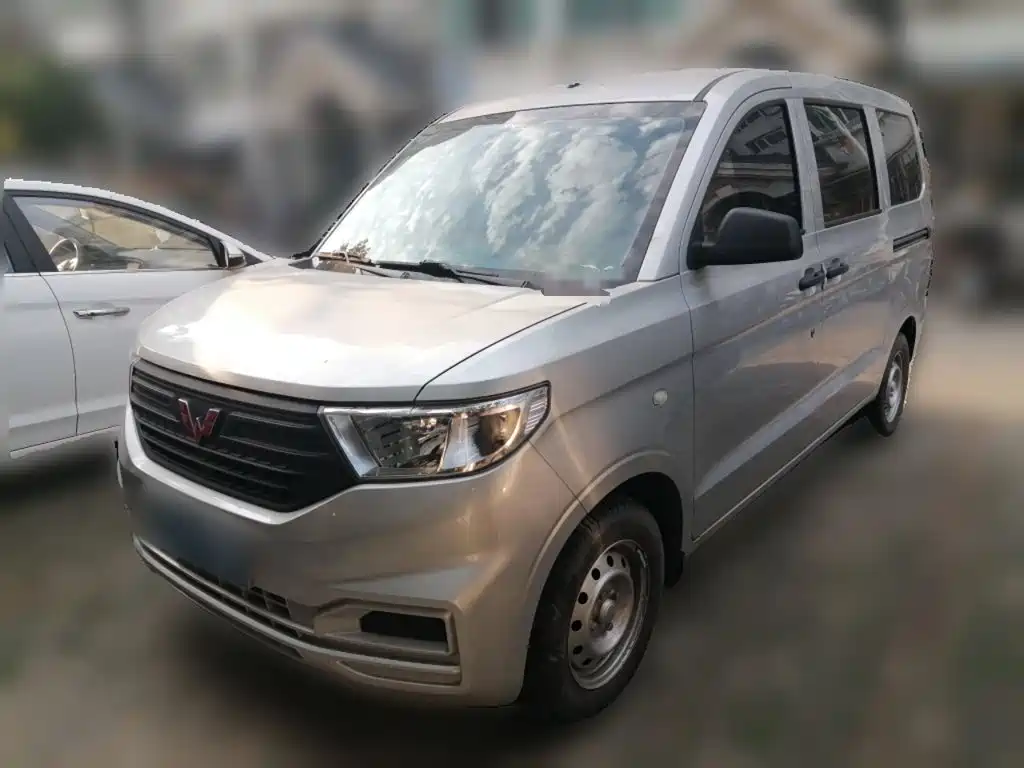 Wuling Hongguang V