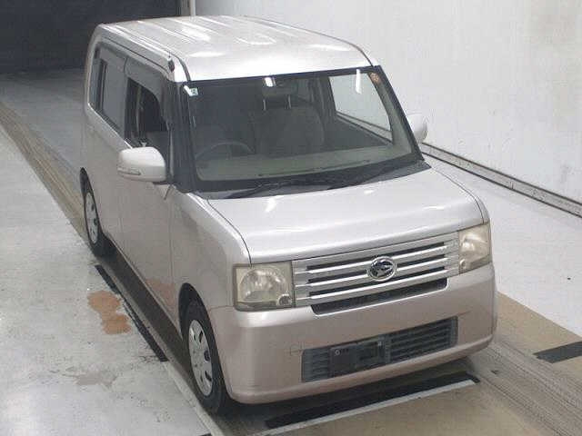 DAIHATSU MOVE CONTE